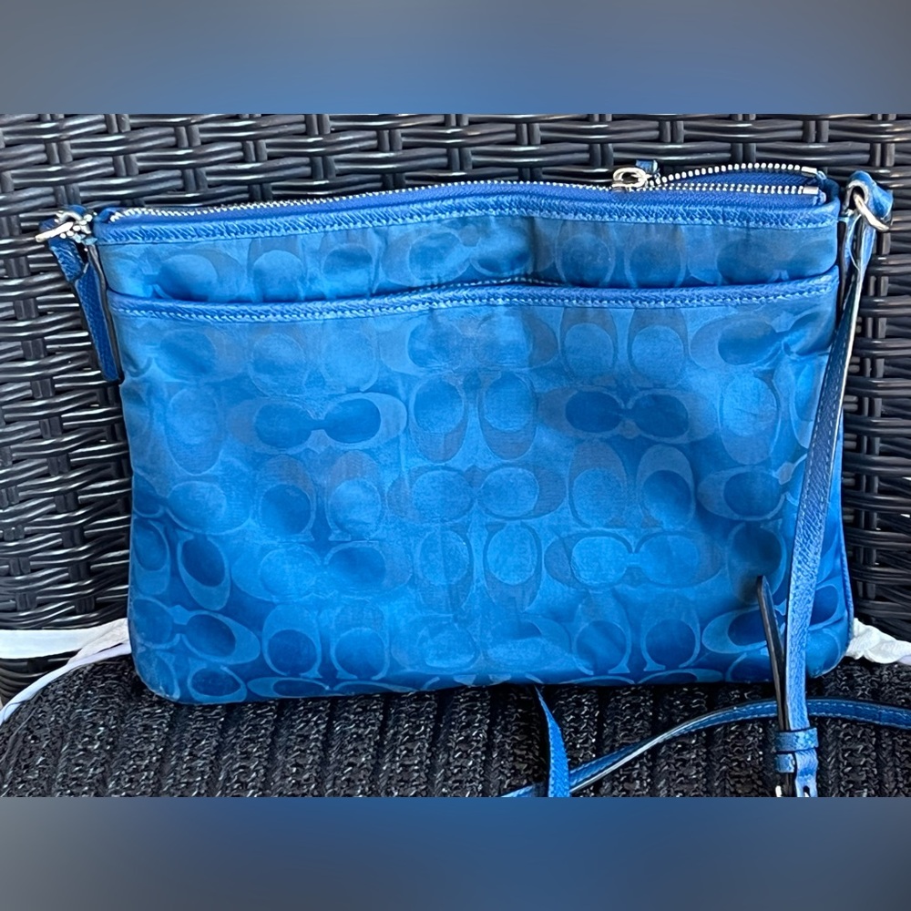 Coach Vibrant Blue Crossbody Bag - Picture 3 of 15